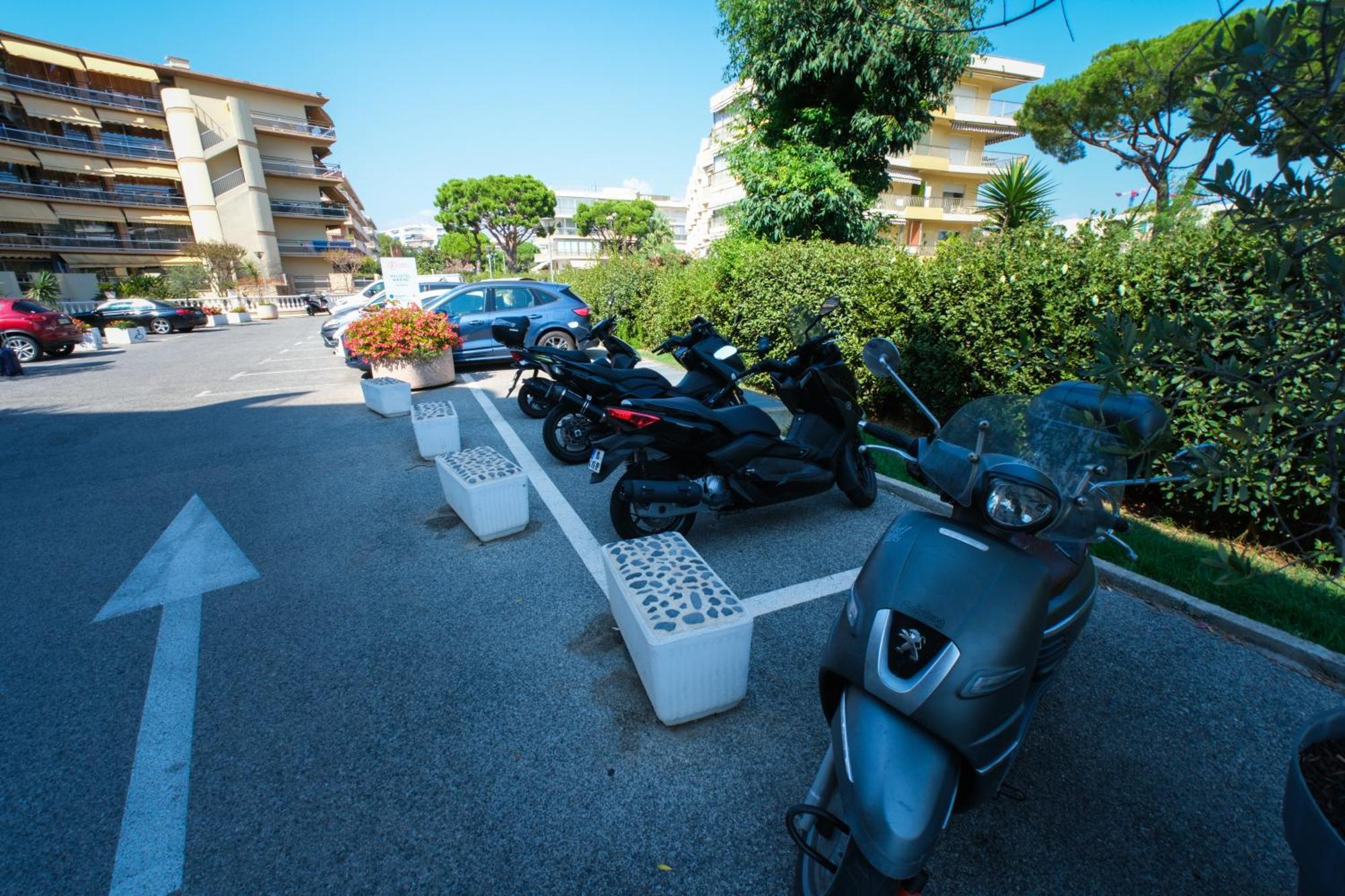 Villa Bono Jacuzzi & Spa Saint-Laurent-du-Var Eksteriør bilde