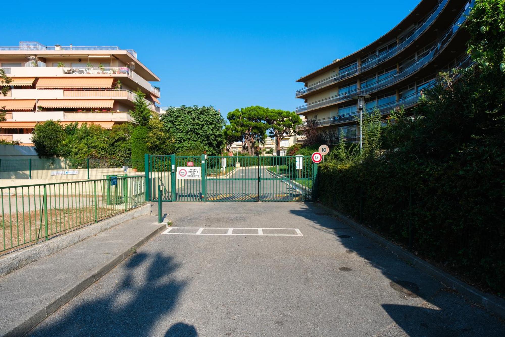 Villa Bono Jacuzzi & Spa Saint-Laurent-du-Var Eksteriør bilde