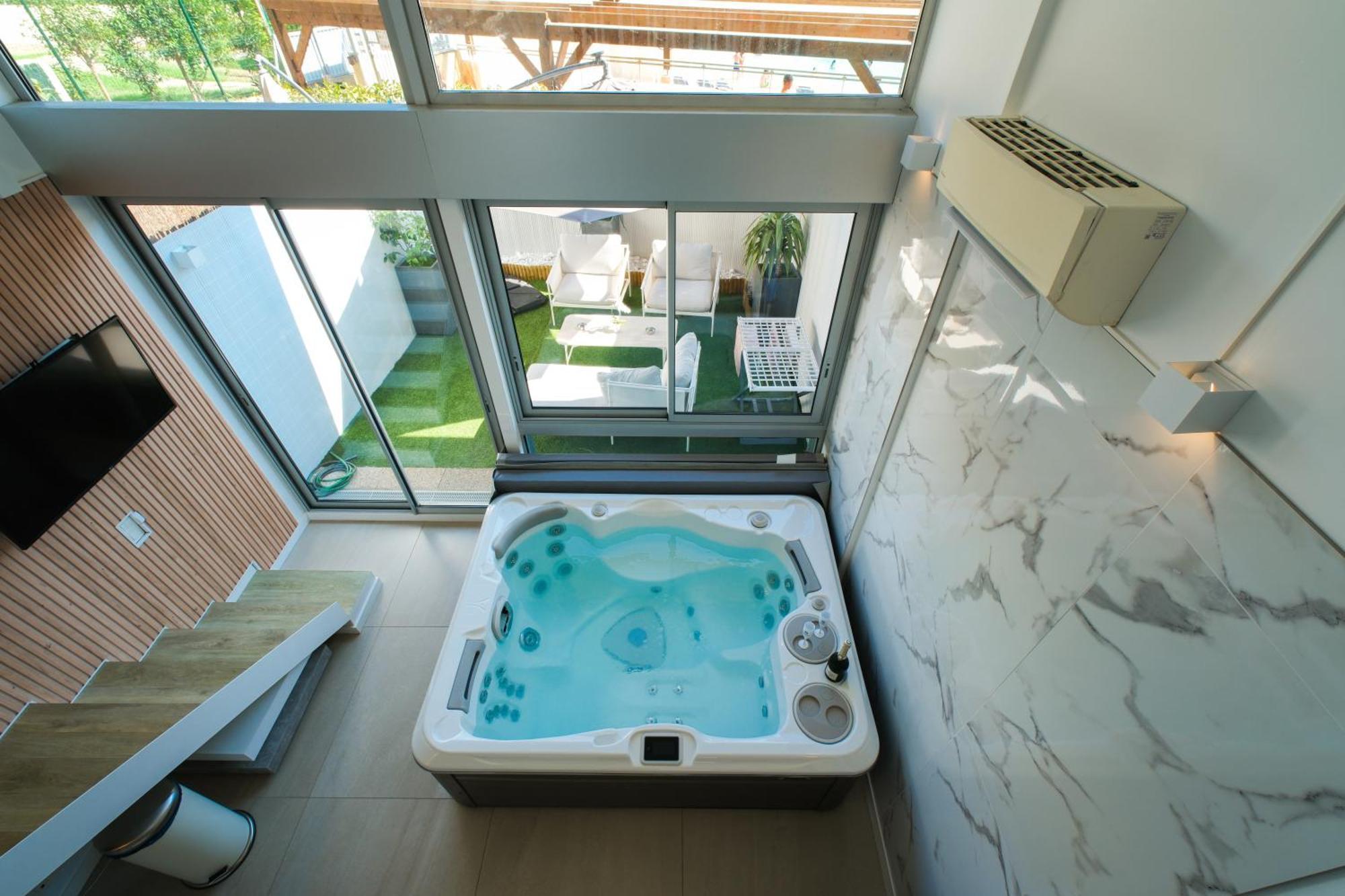 Villa Bono Jacuzzi & Spa Saint-Laurent-du-Var Eksteriør bilde