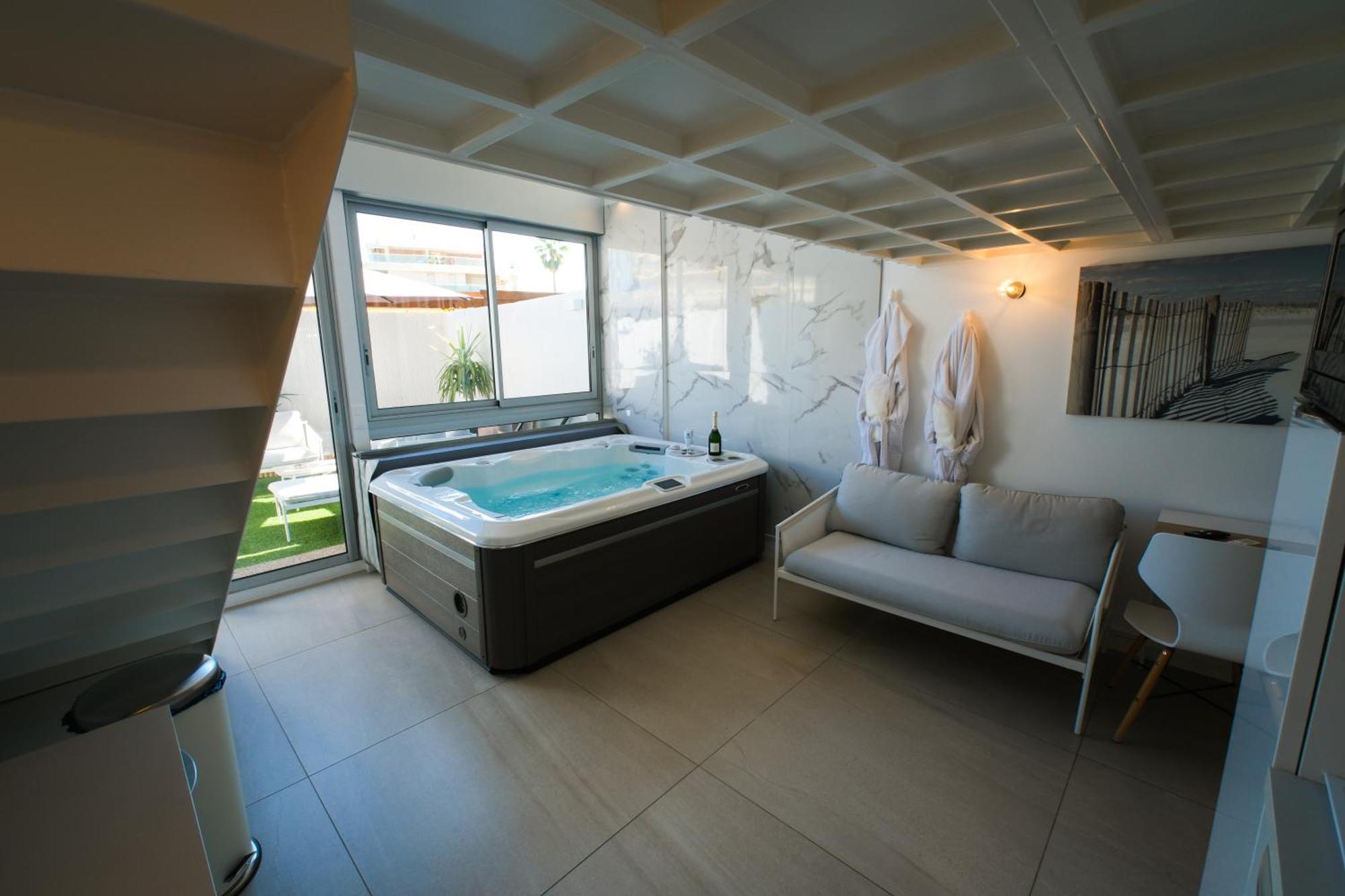 Villa Bono Jacuzzi & Spa Saint-Laurent-du-Var Eksteriør bilde