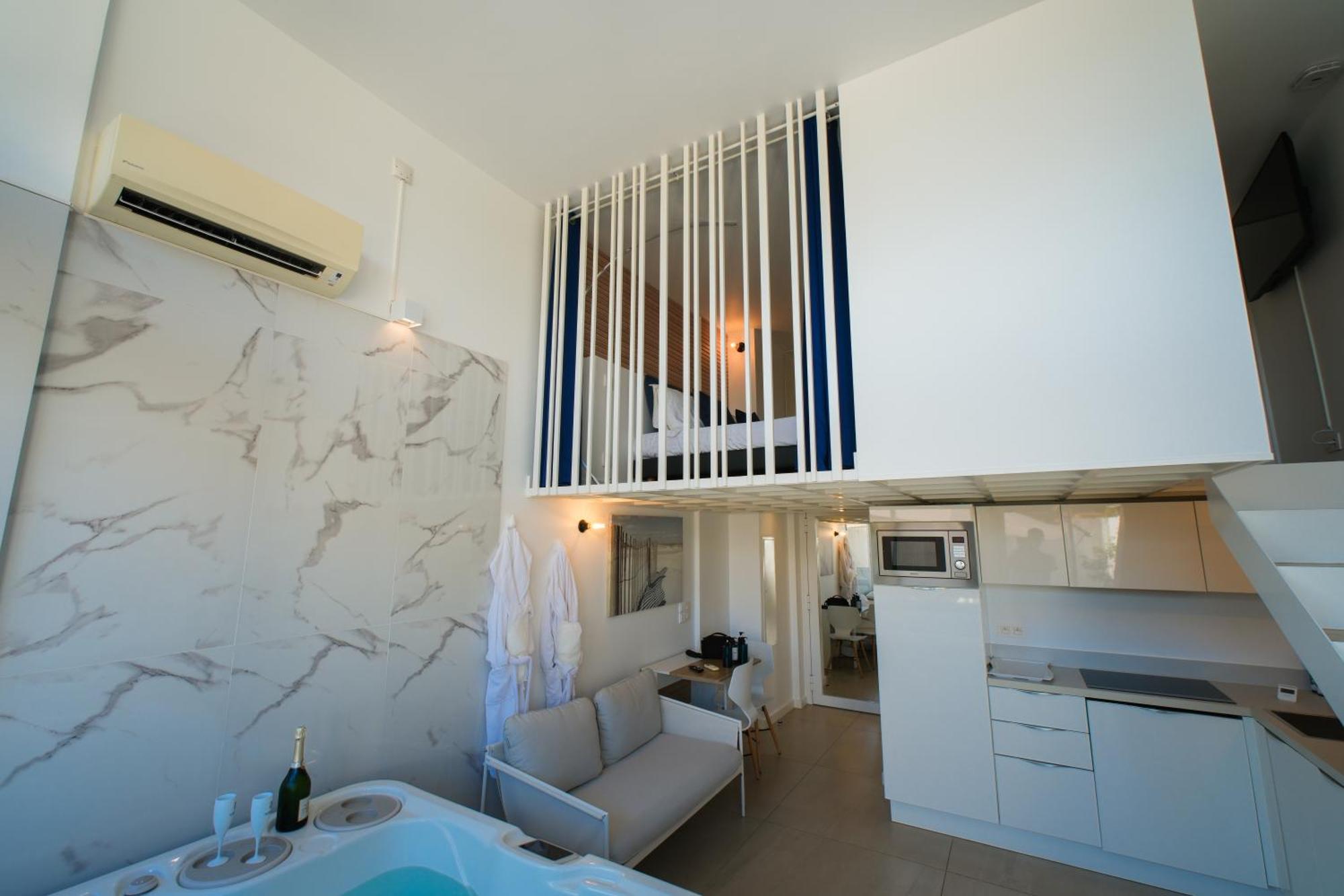 Villa Bono Jacuzzi & Spa Saint-Laurent-du-Var Eksteriør bilde